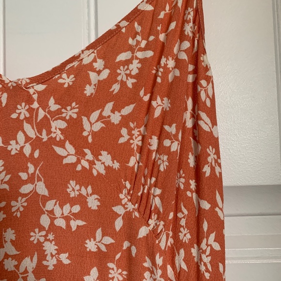 KIVARI coral and white dress - Picture 3 of 10